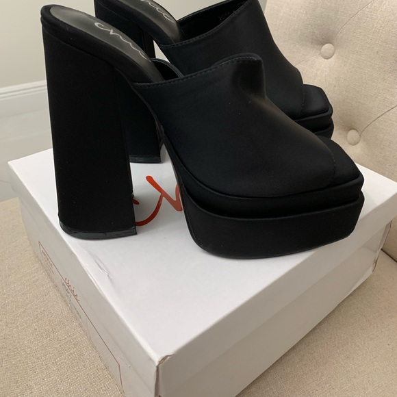 GORGEOUS PLATFORM MULES BLOCK HEEL♥️ - Picture 2 of 7